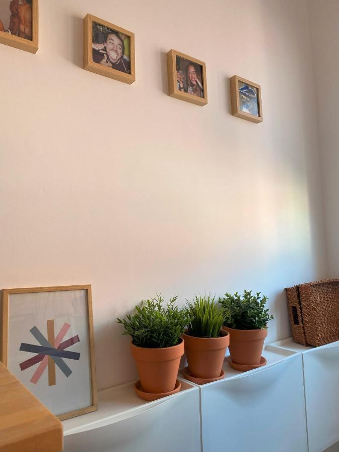 Lisbon, Renovated T2 Apartment Portas De Benfica Amadora Extérieur photo